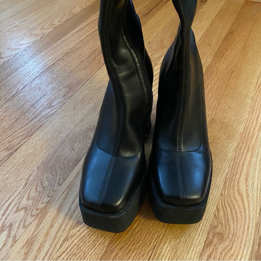Knee High Black Platform Heel Boot - Picture 4 of 5